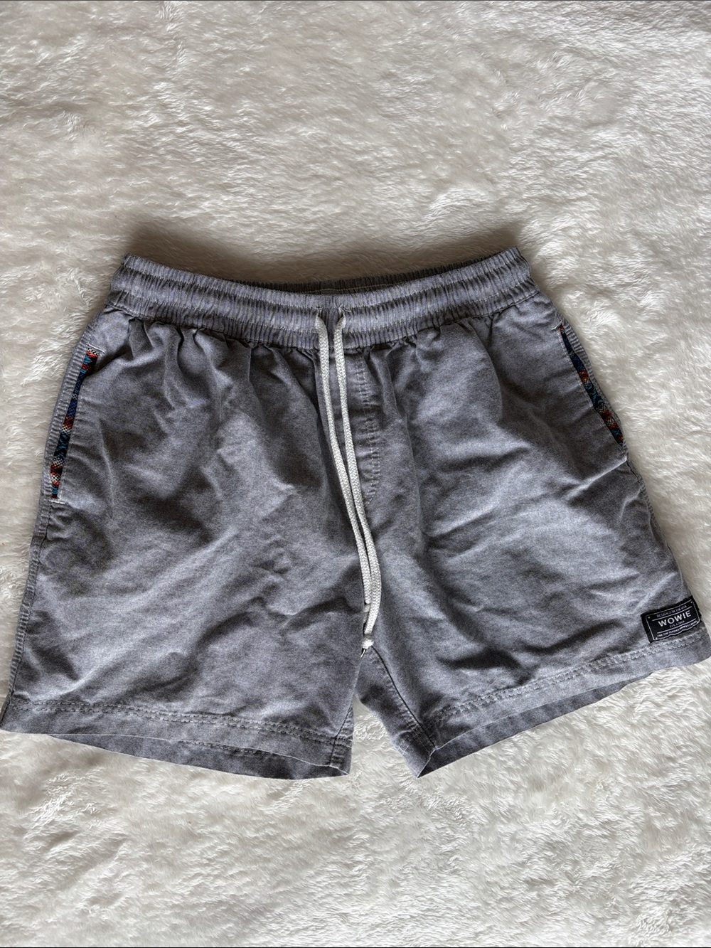WOWIE Men’s Gray Drawstring Casual Shorts Aztec Pocket Trim | Size Medium